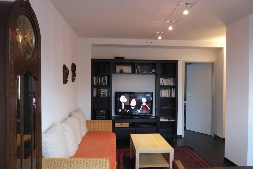 - 1 * Köln